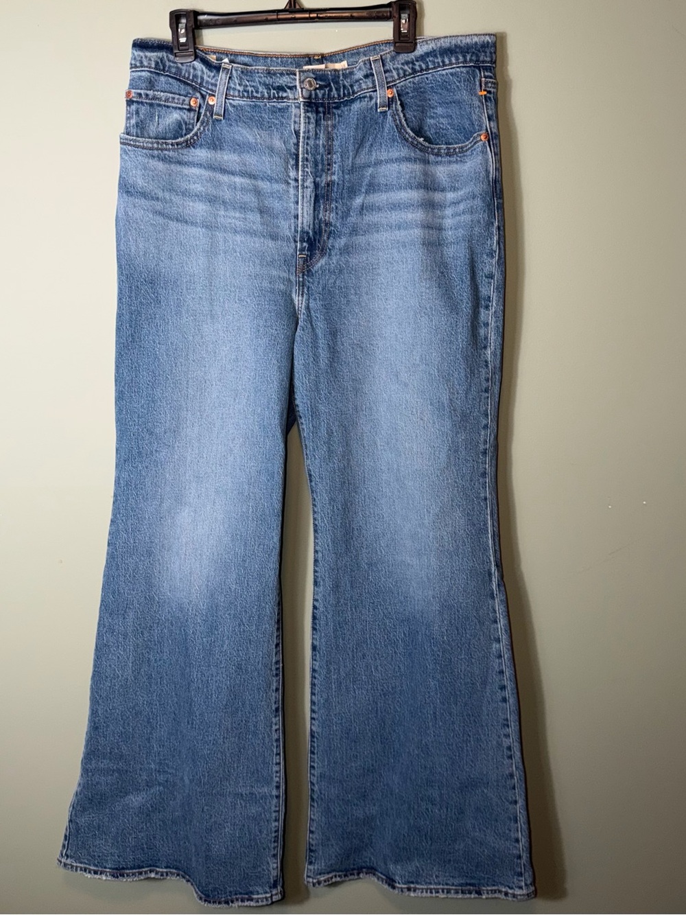 Levi’s Premium Women’s Ribcage Bell Jeans 34X34